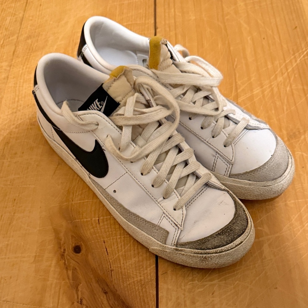 Nike Blazer Low Sneakers